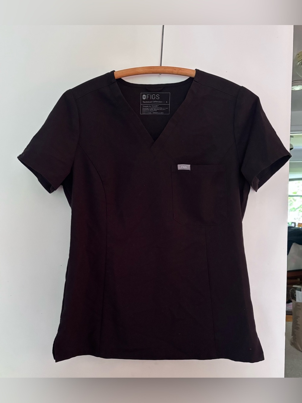 FIGS Catarina scrub top in Black Size Small